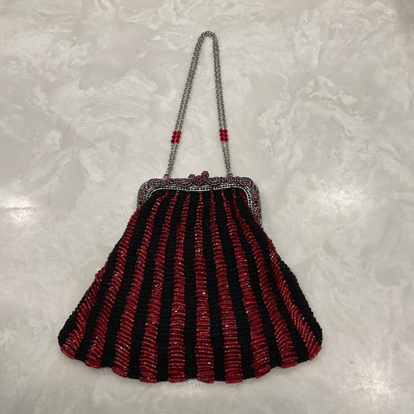 Vintage Art Deco Red Beaded Clasp Top Cocktail Bag with two Silver Chain Handles - Picture 2 of 12
